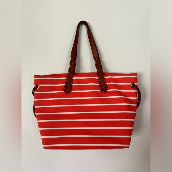 Dooney & Bourke Tote in Canvas with Leather Straps and Details. - Picture 9 of 15